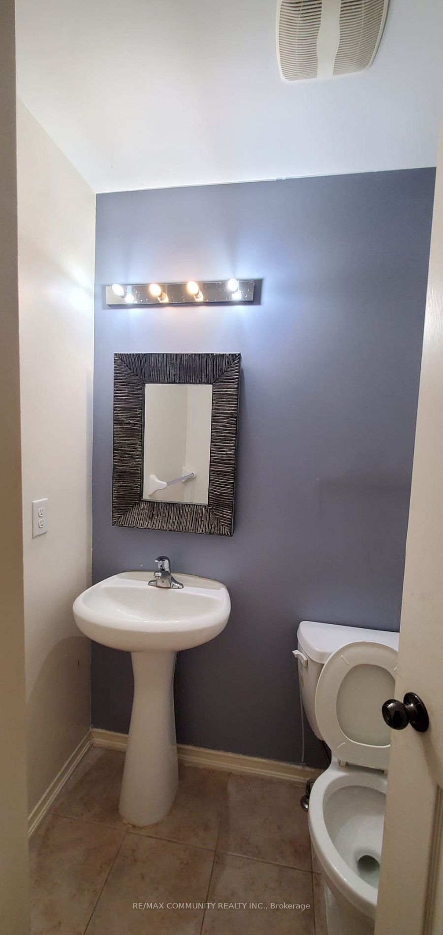 4 Blunden Rd