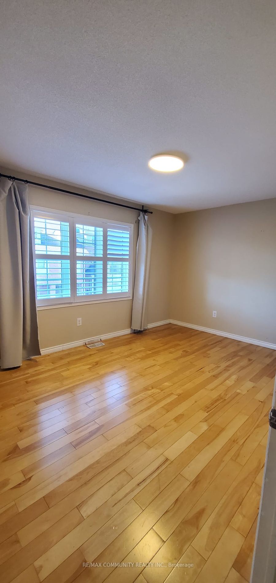 4 Blunden Rd