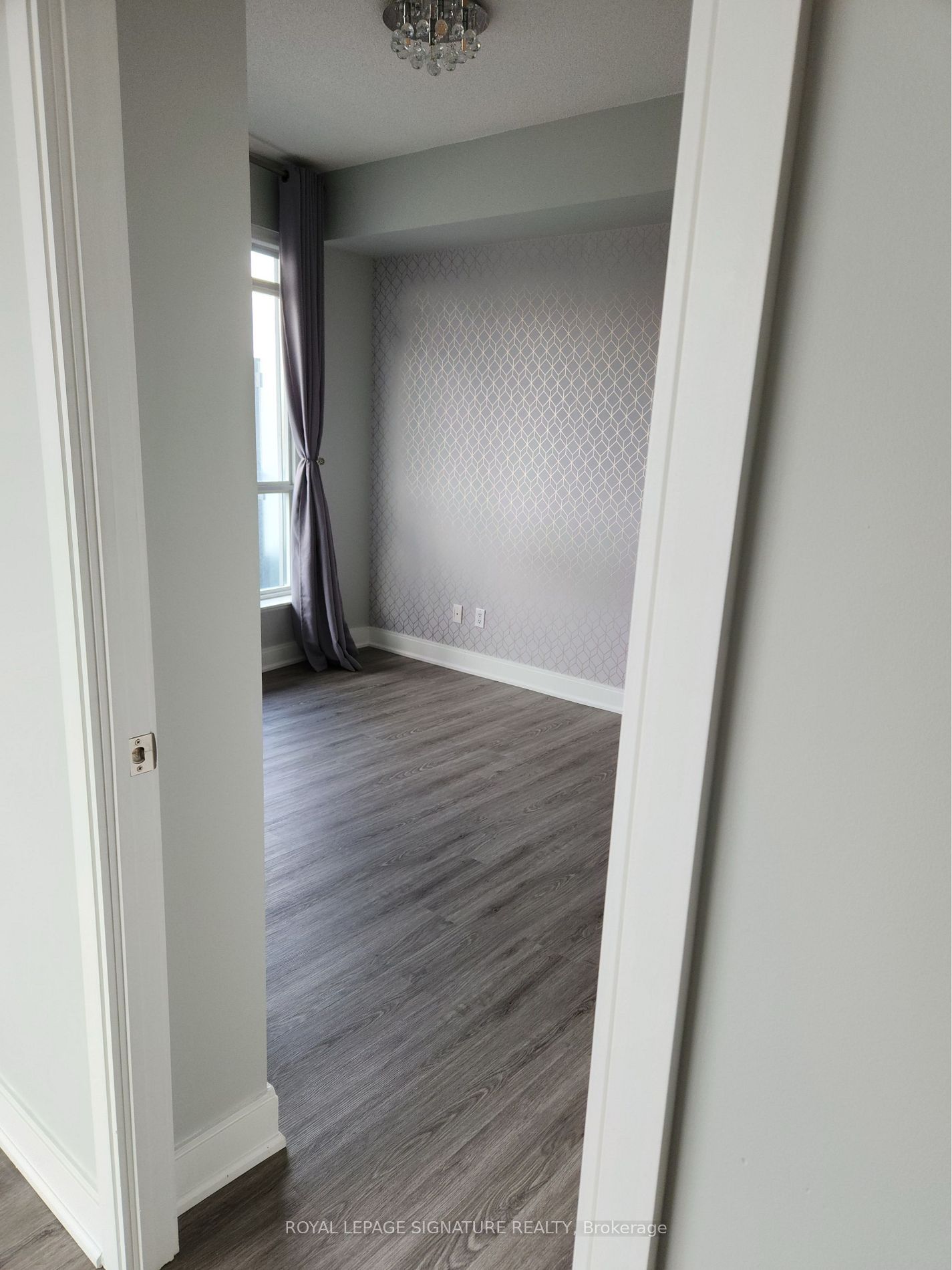 135 Village Green Sq, #623