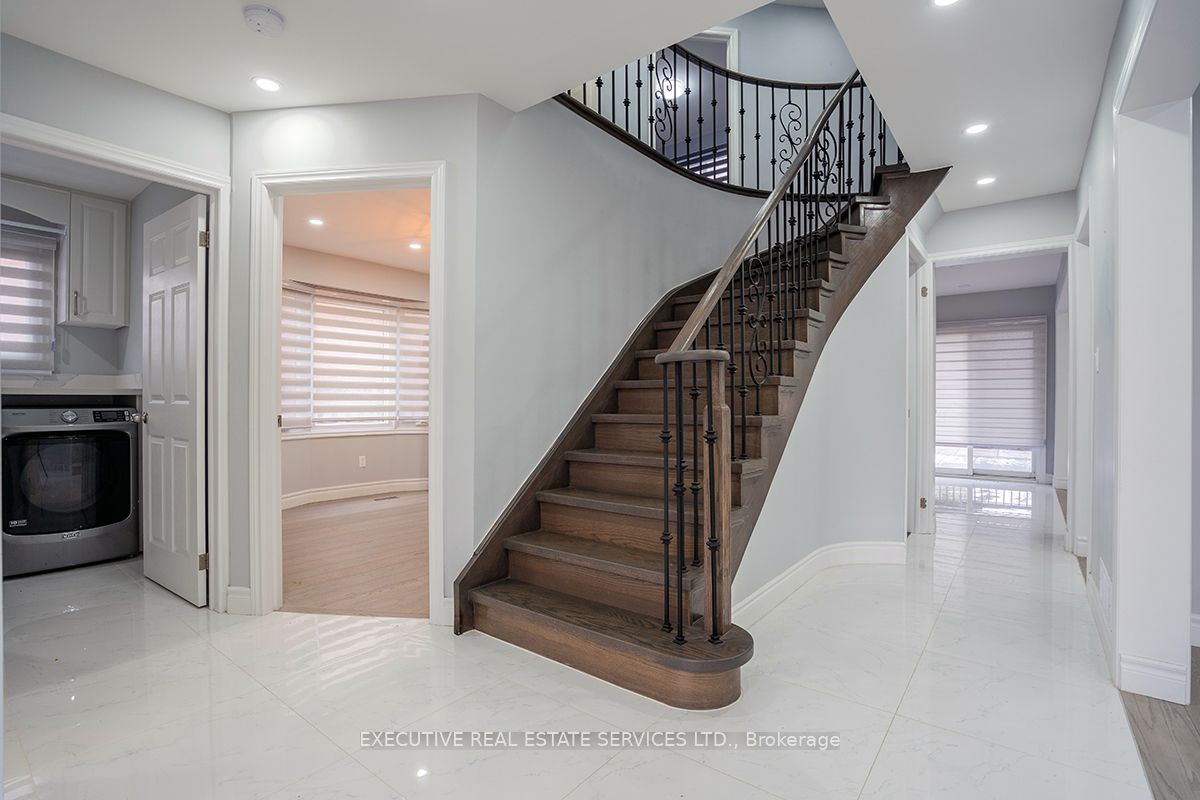 46 Willowbrook Dr