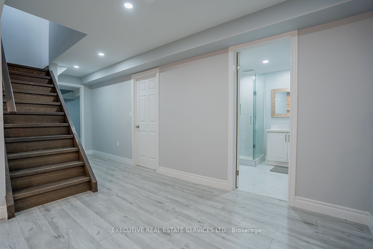 46 Willowbrook Dr