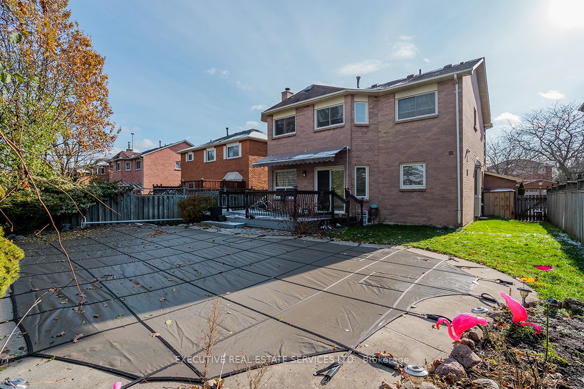 46 WILLOWBROOK Dr