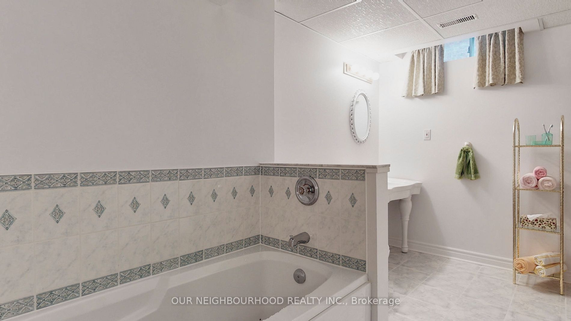 44 Headlands Cres