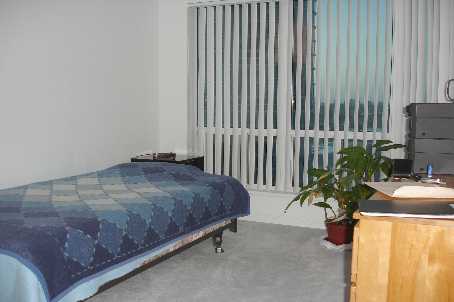 1 Lee Centre Dr, #1601
