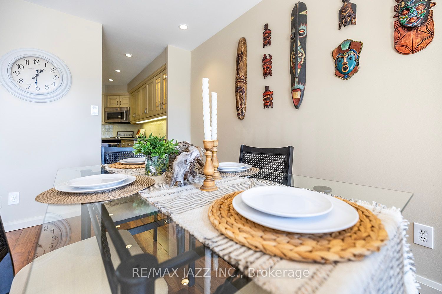 337 Simcoe St N, #201
