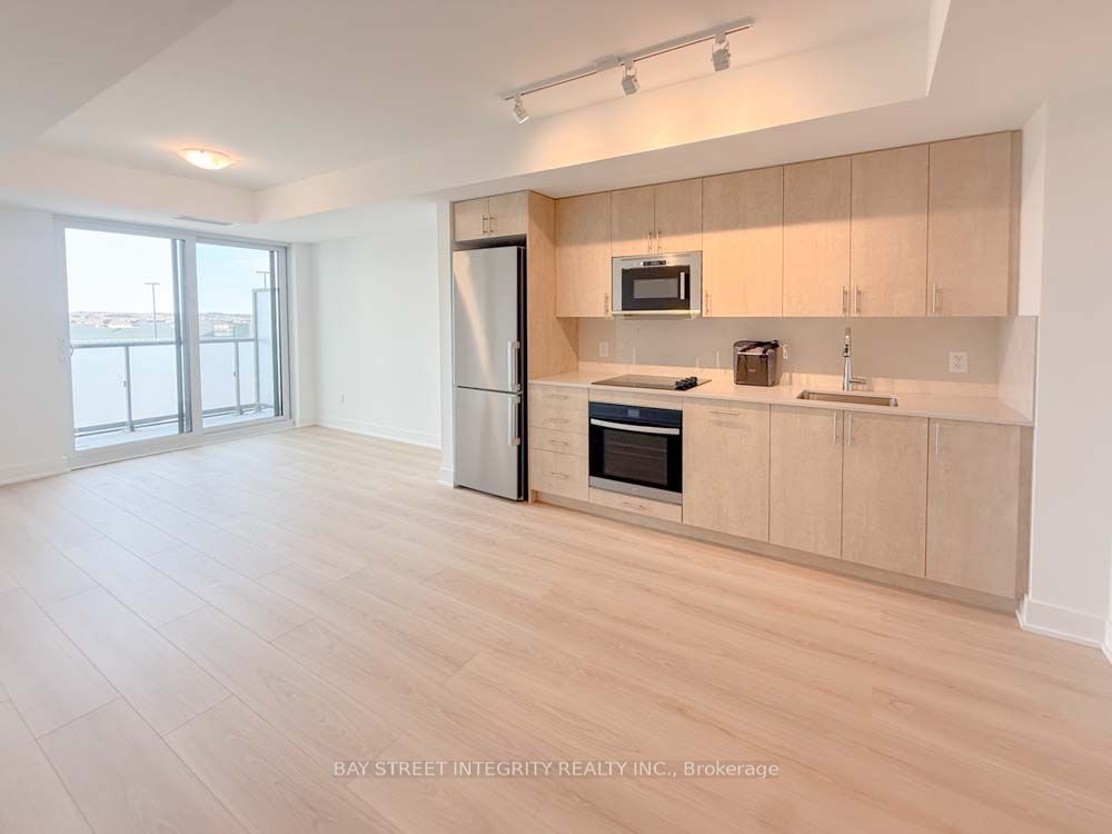 2425 Simcoe St N, #420