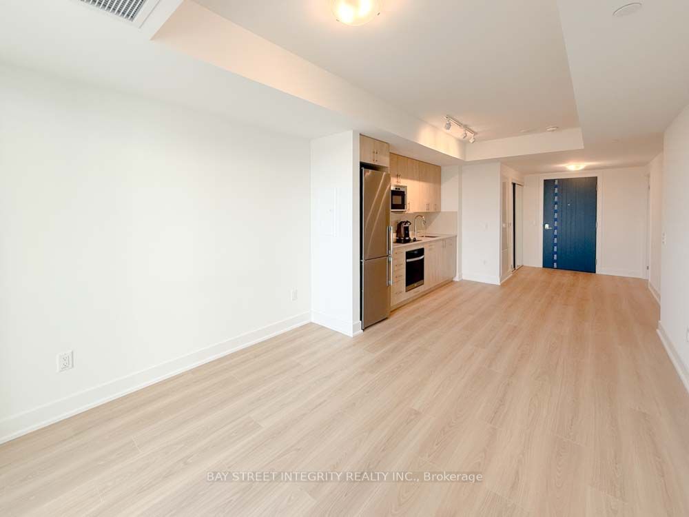 2425 Simcoe St N, #420
