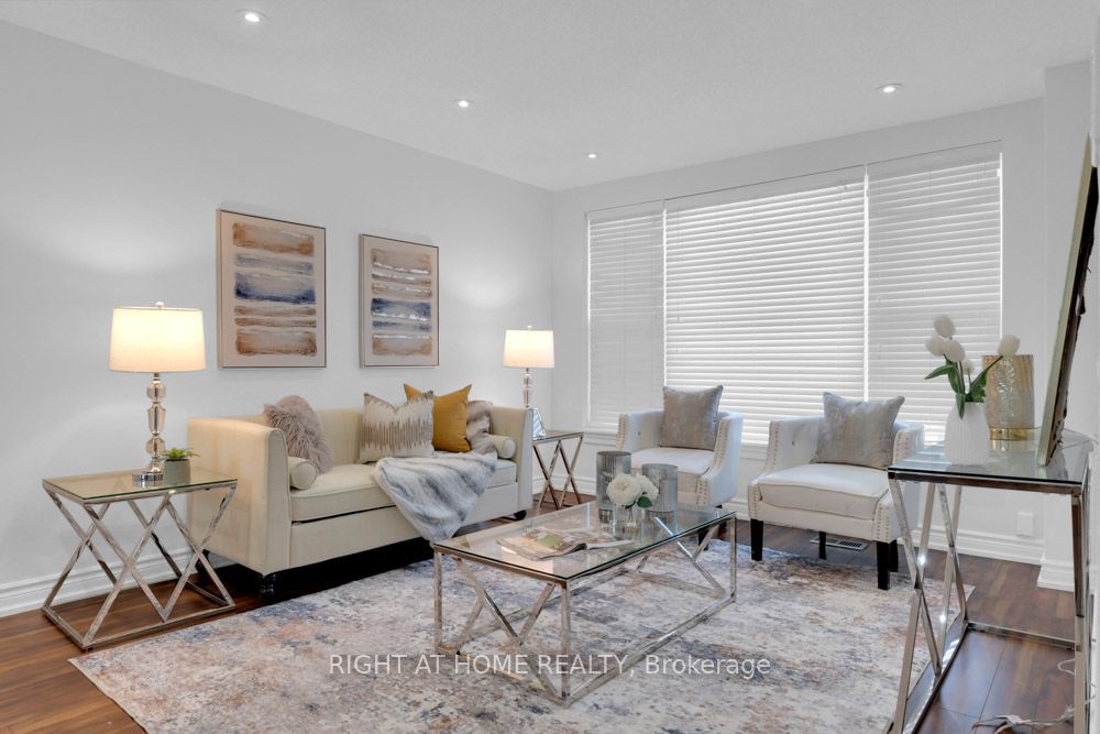135 Queensbury Ave