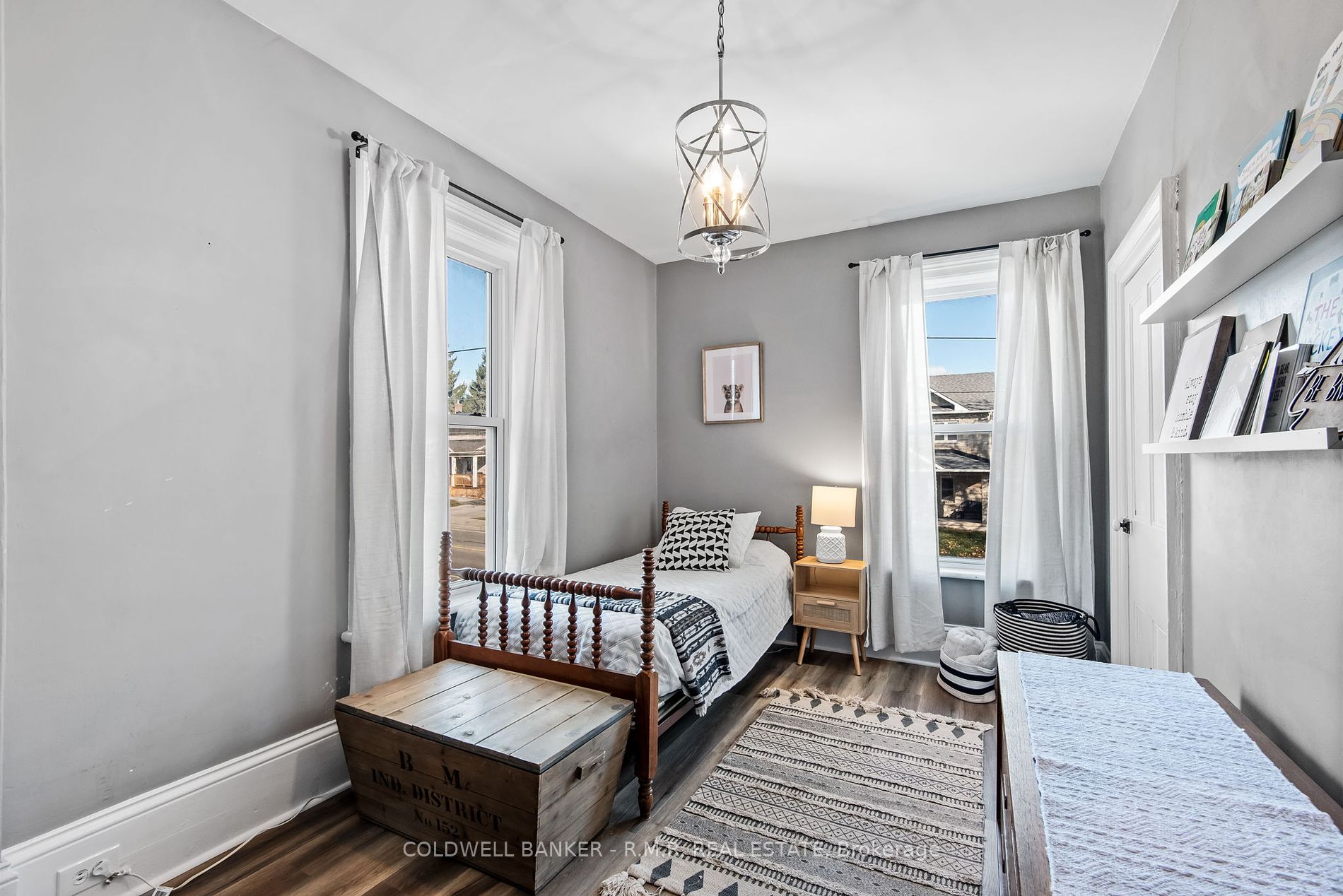 62 Scugog St