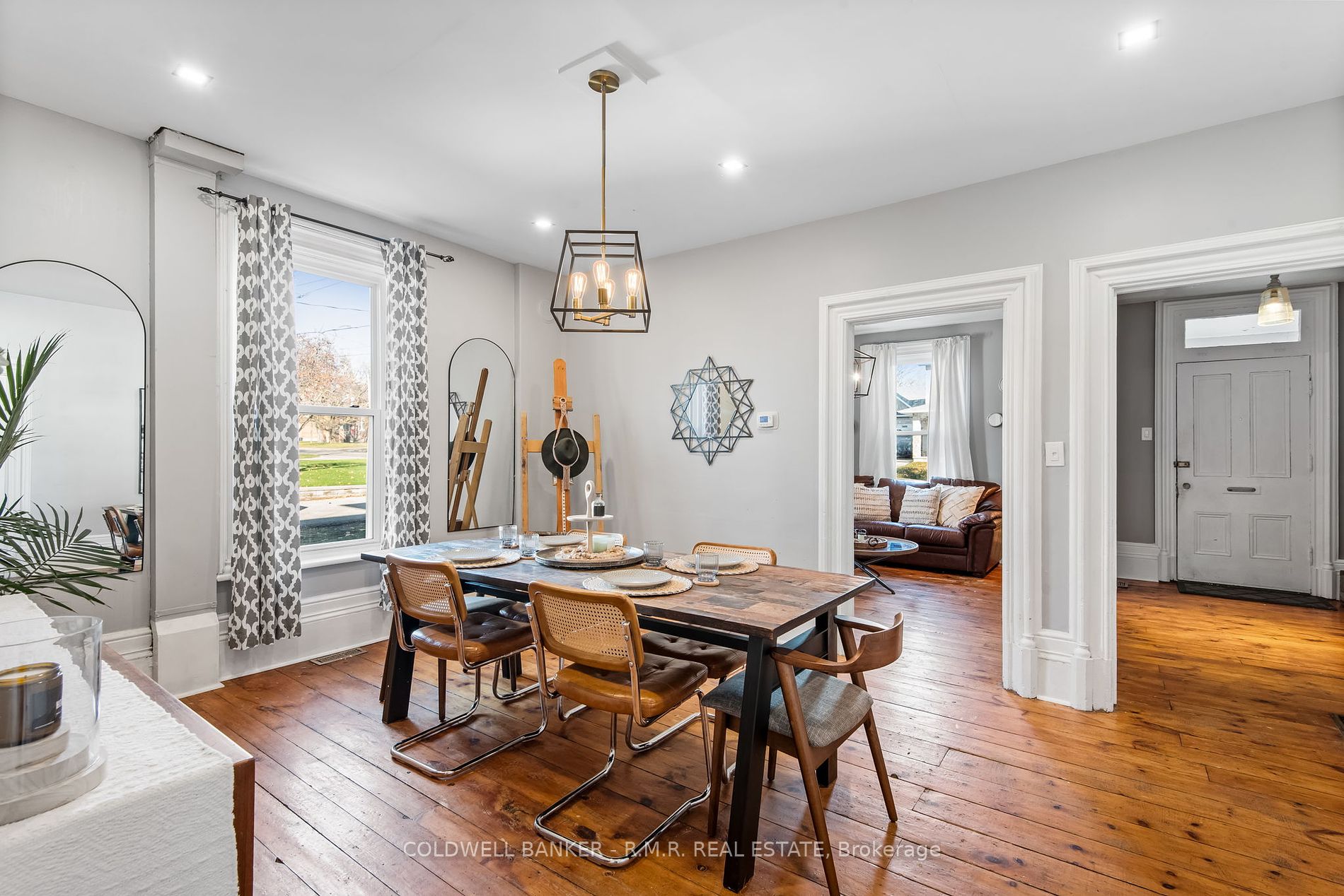 62 Scugog St