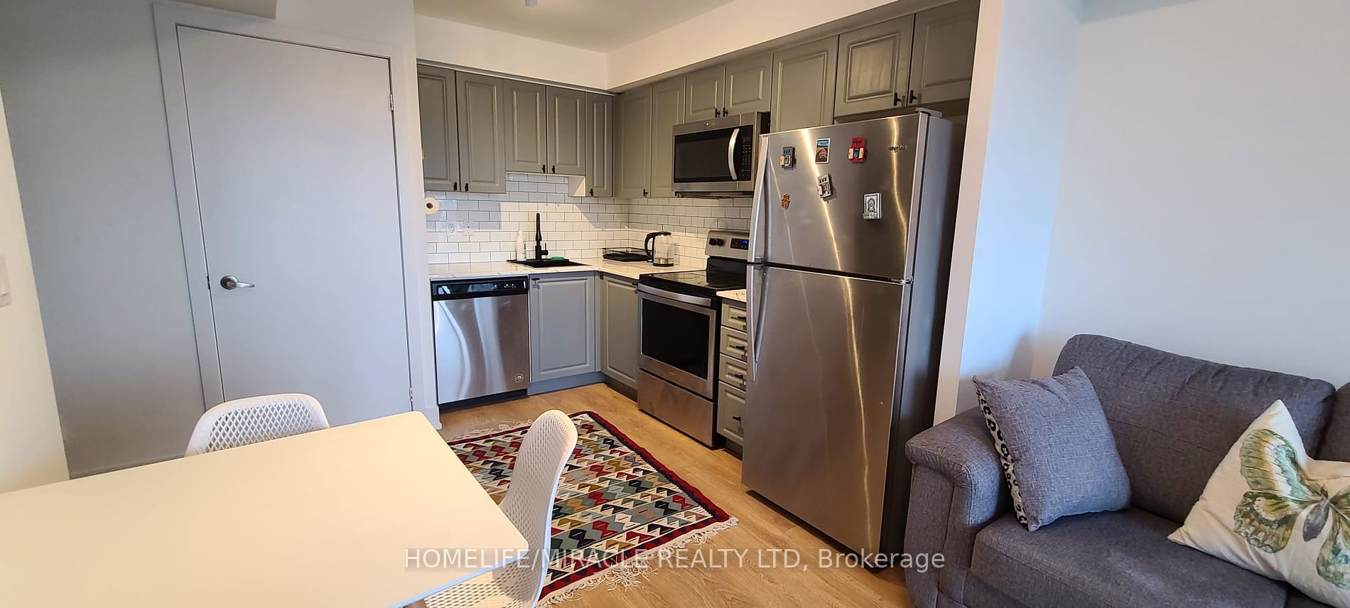 1255 Bayly St, #901