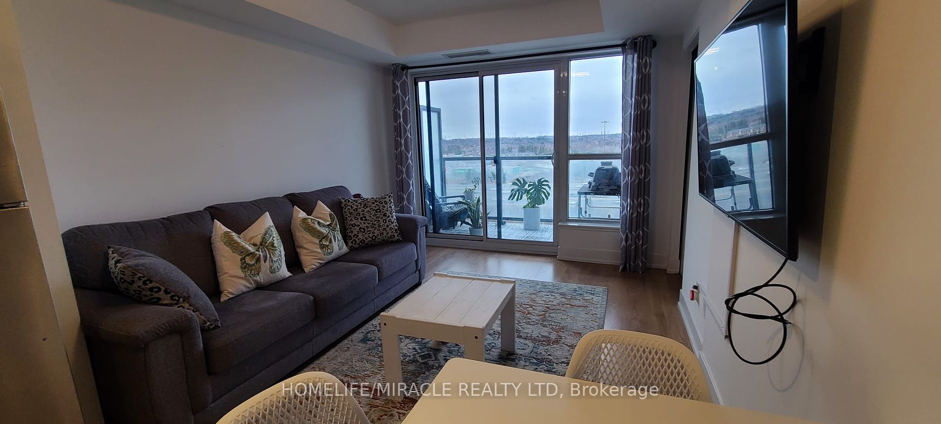 1255 Bayly St, #901
