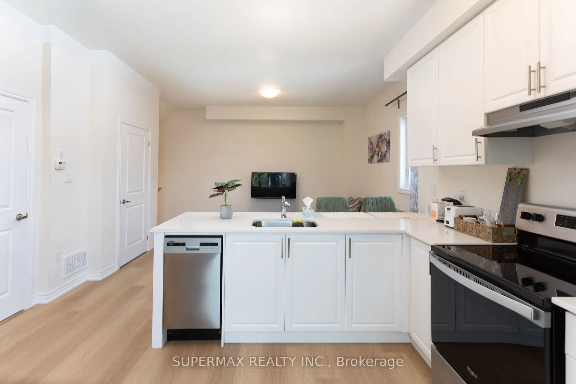 470 Beresford Path, #10