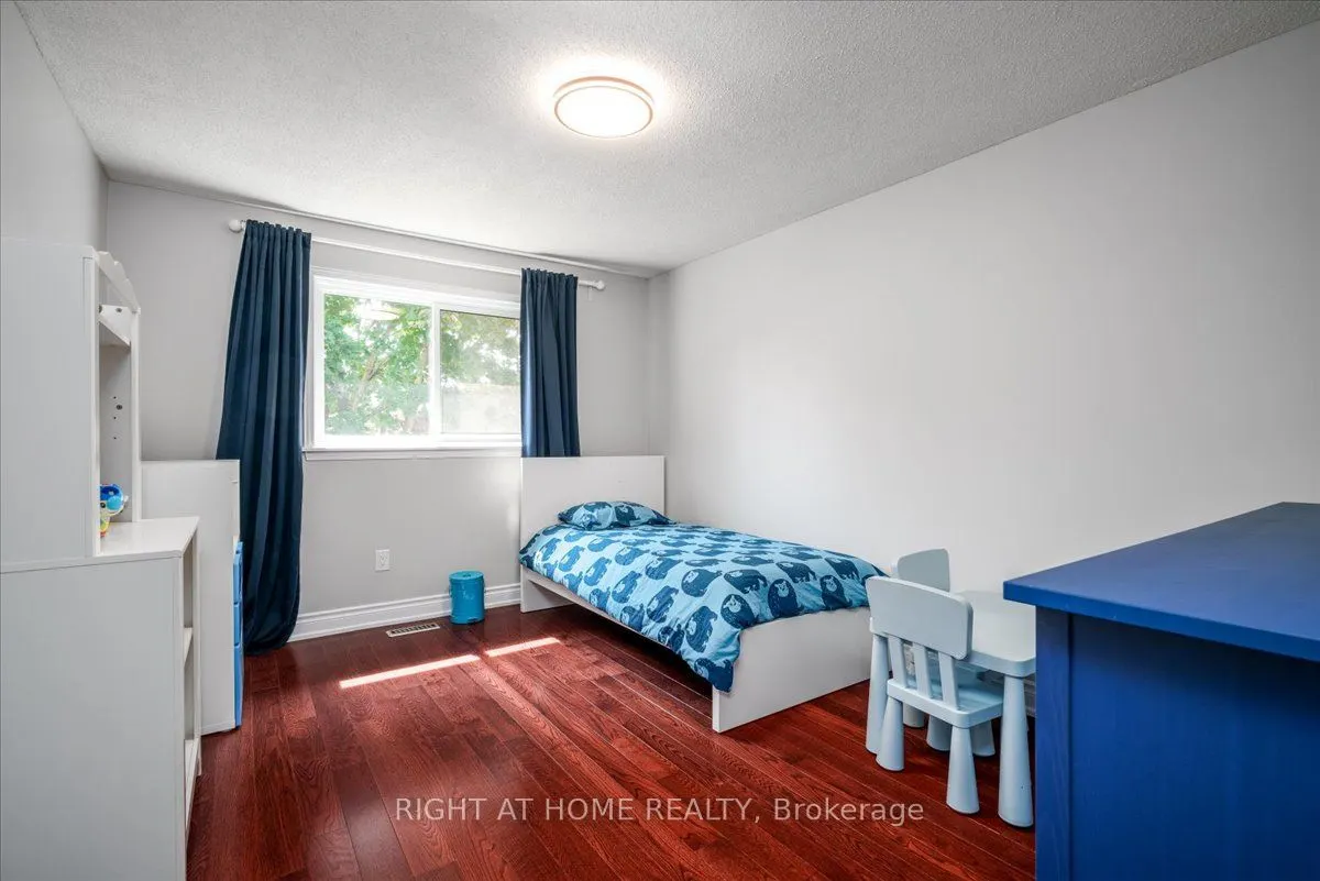 533 Braeburn Cres