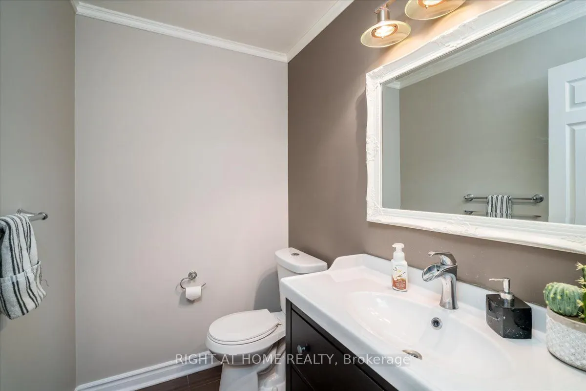 533 Braeburn Cres