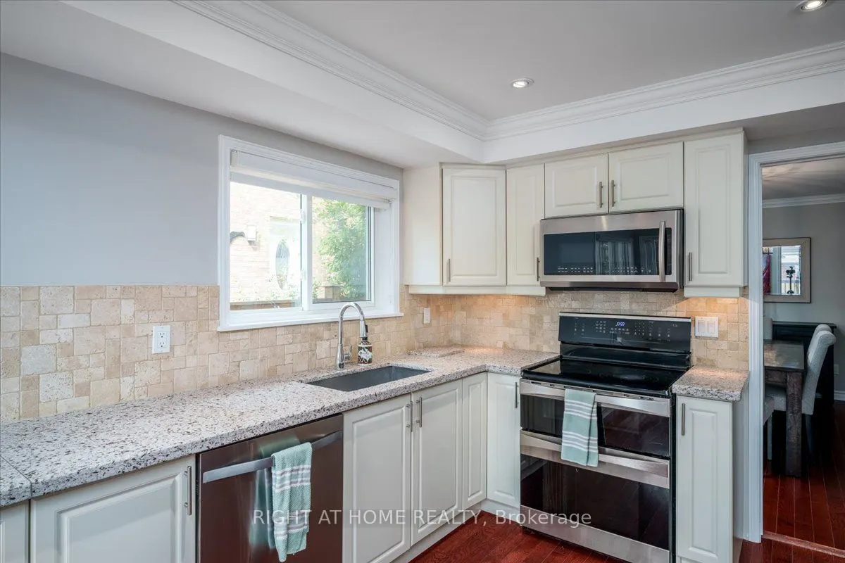 533 Braeburn Cres