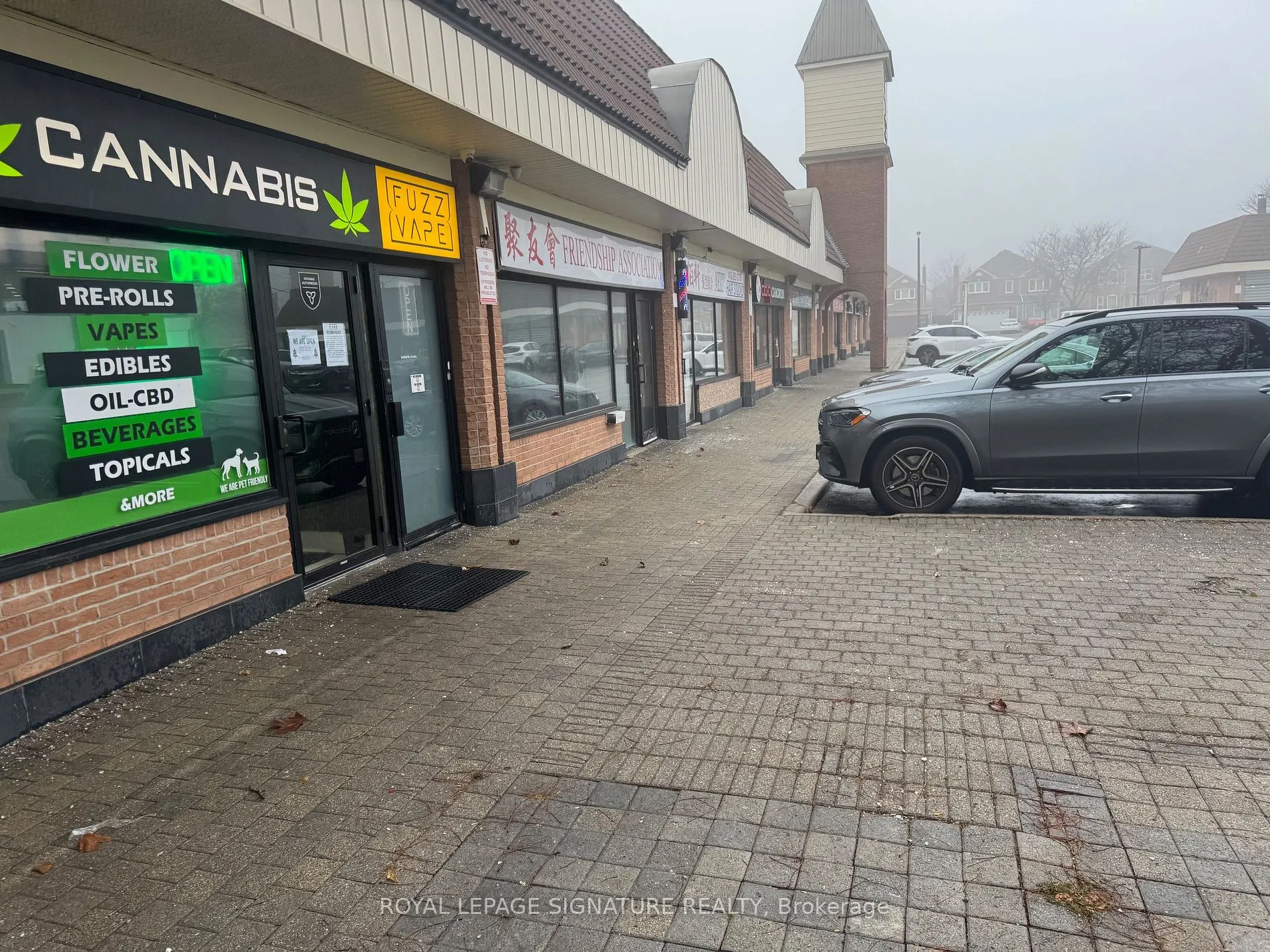 4911 Steeles Ave E, #10
