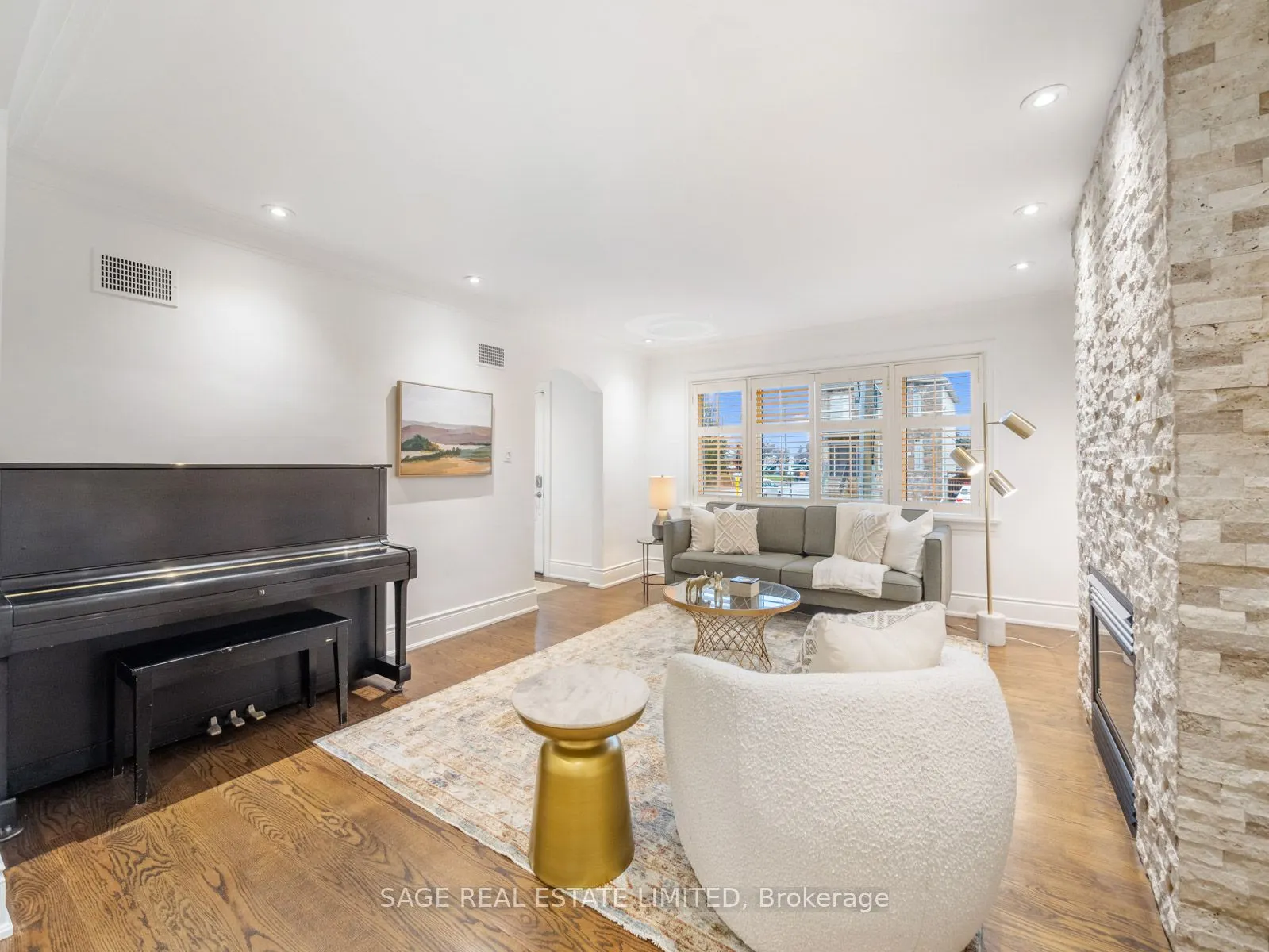 43 Lankin Blvd