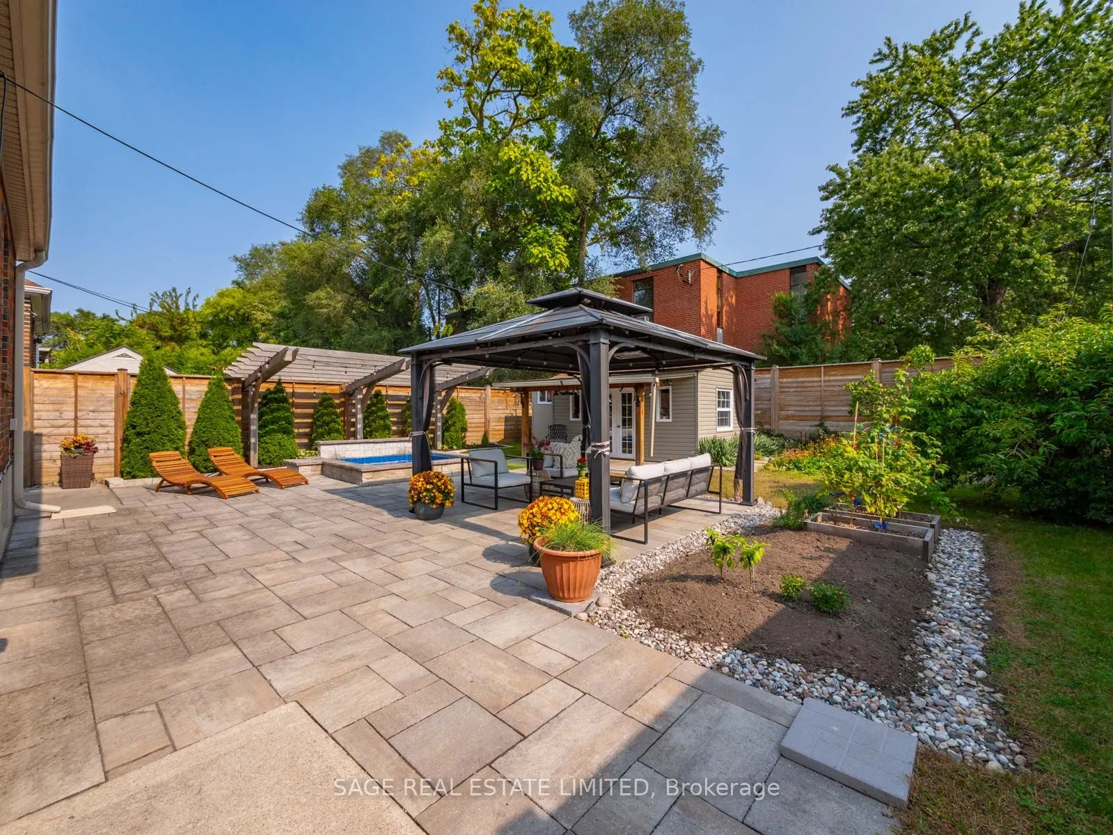 43 Lankin Blvd
