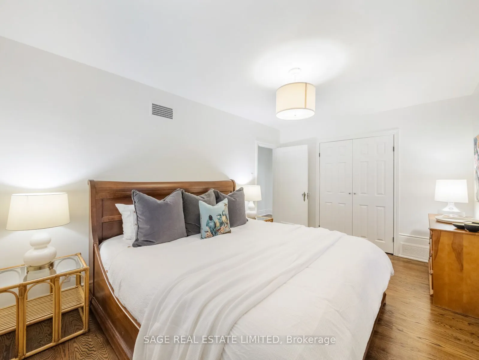43 Lankin Blvd