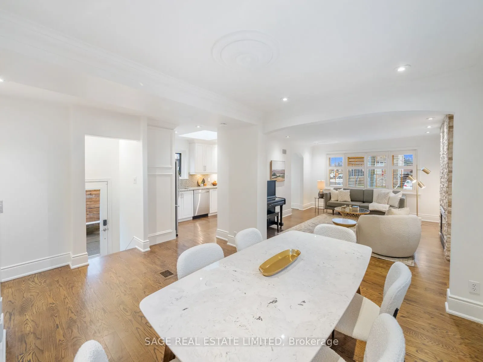 43 Lankin Blvd