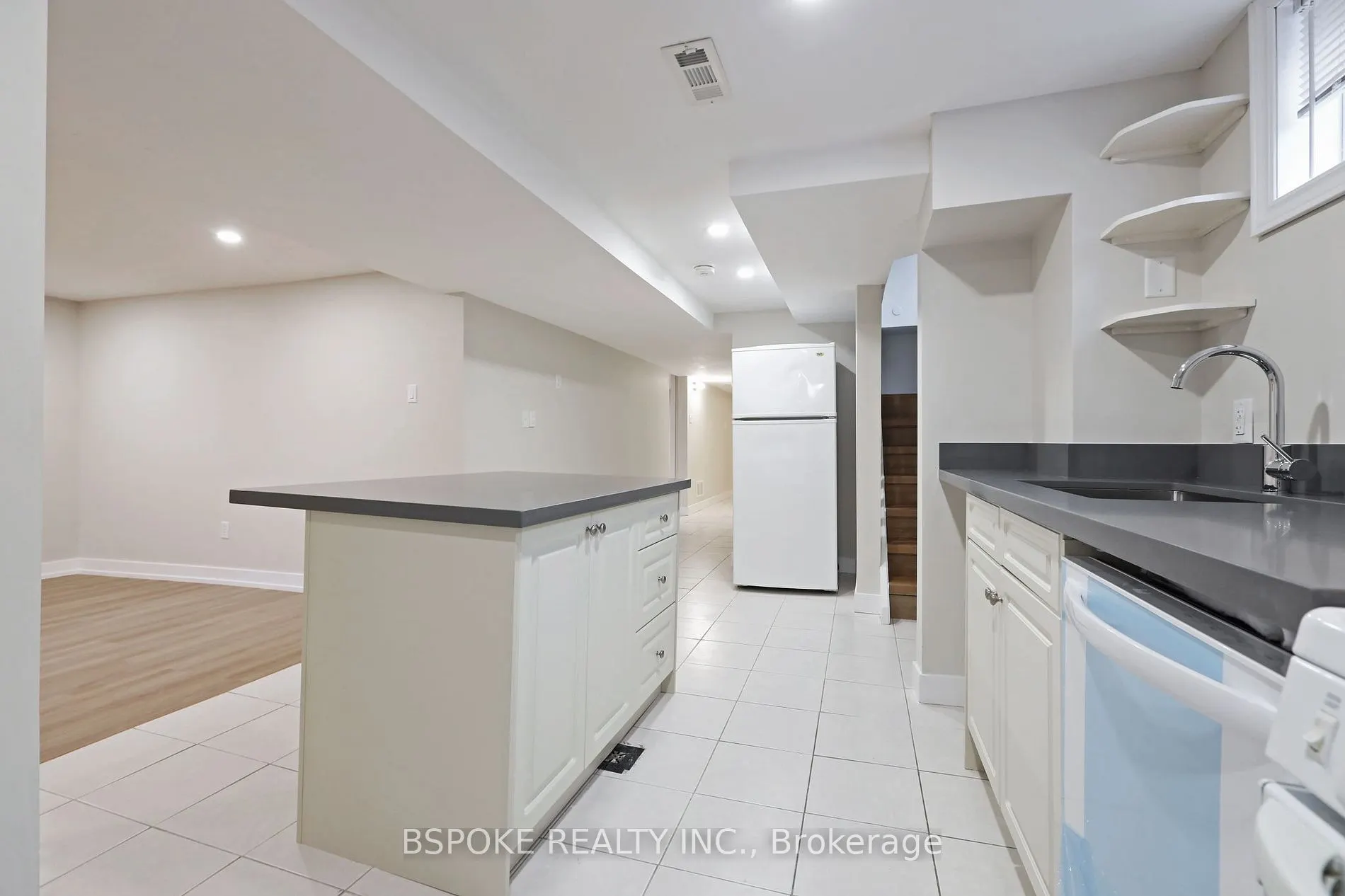 74 Valdez Crt, #Lower