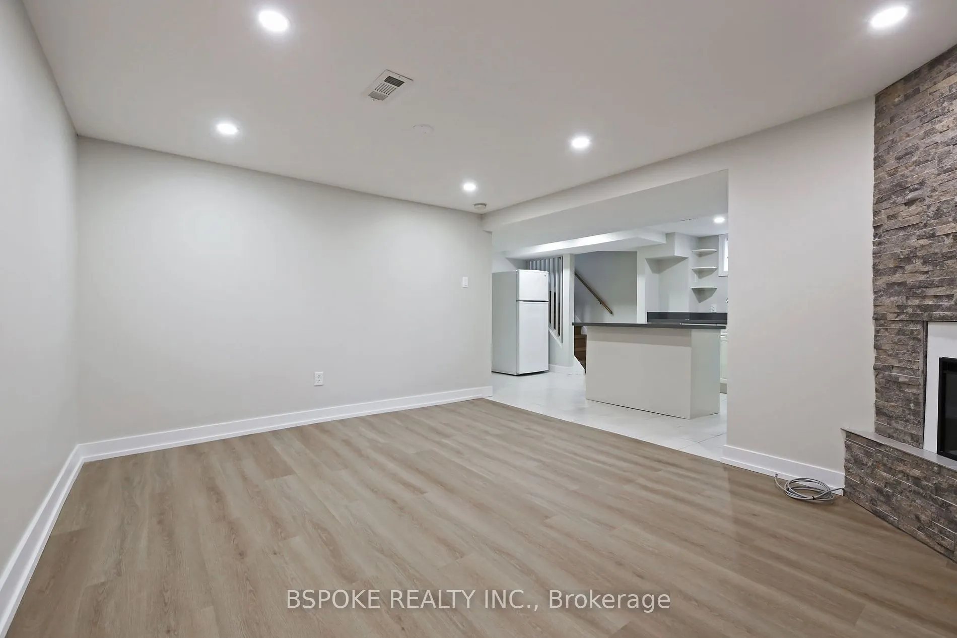 74 Valdez Crt, #Lower