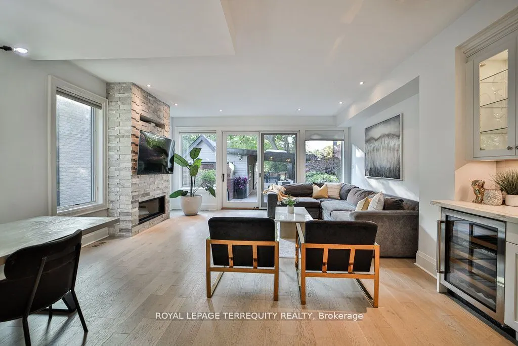 84 Blantyre Ave
