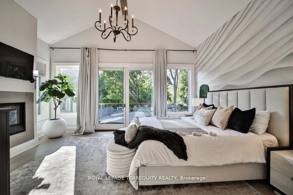 84 Blantyre Ave