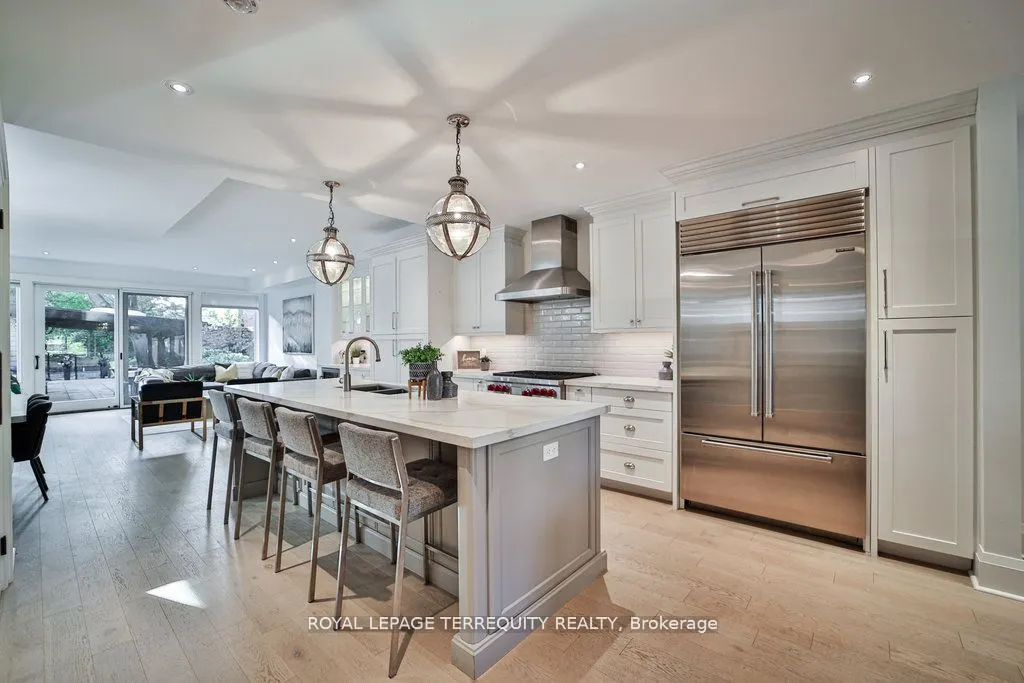 84 Blantyre Ave