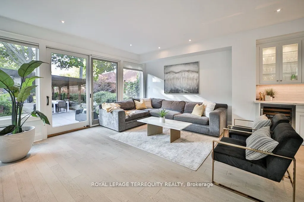 84 Blantyre Ave