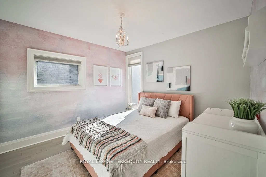 84 Blantyre Ave