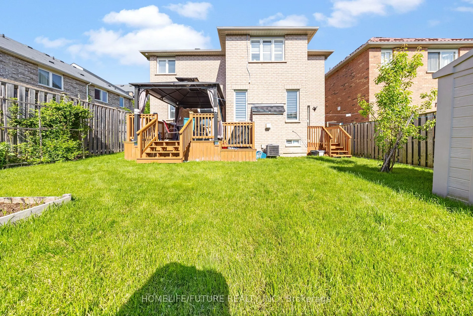 636 Staines Rd