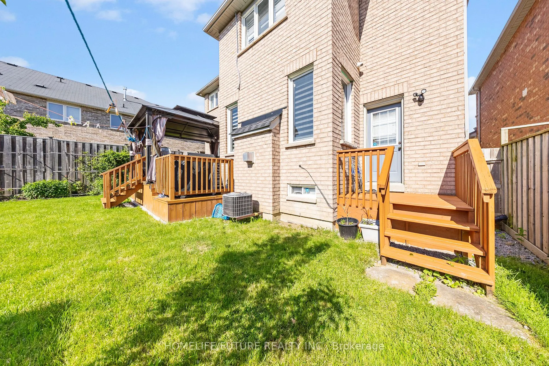 636 Staines Rd