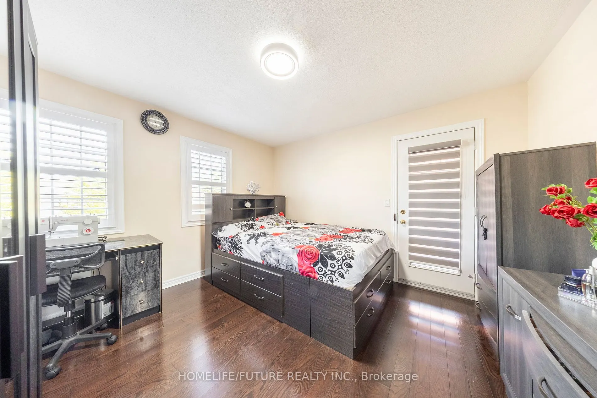 636 Staines Rd