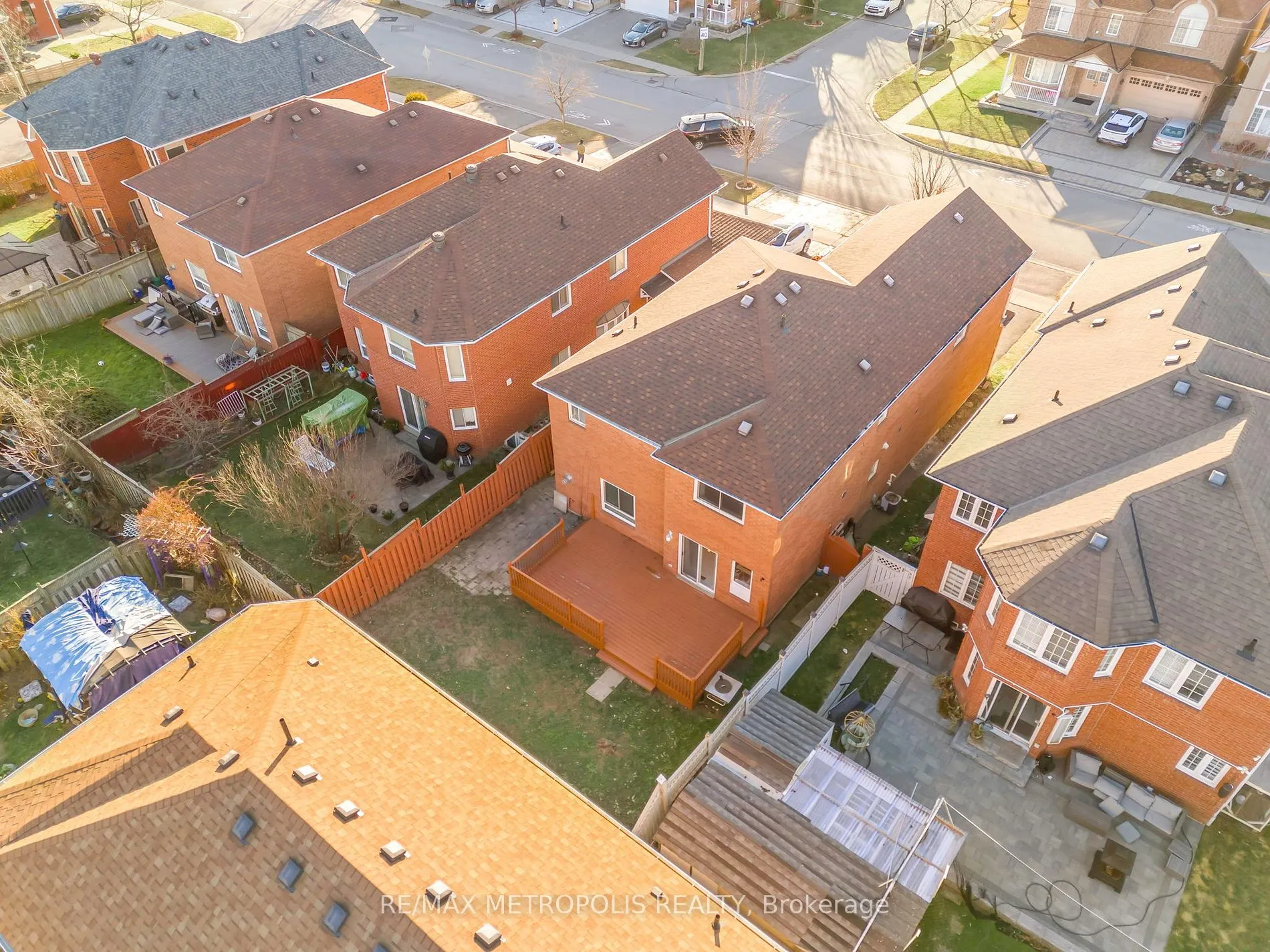 345 Old Harwood Ave