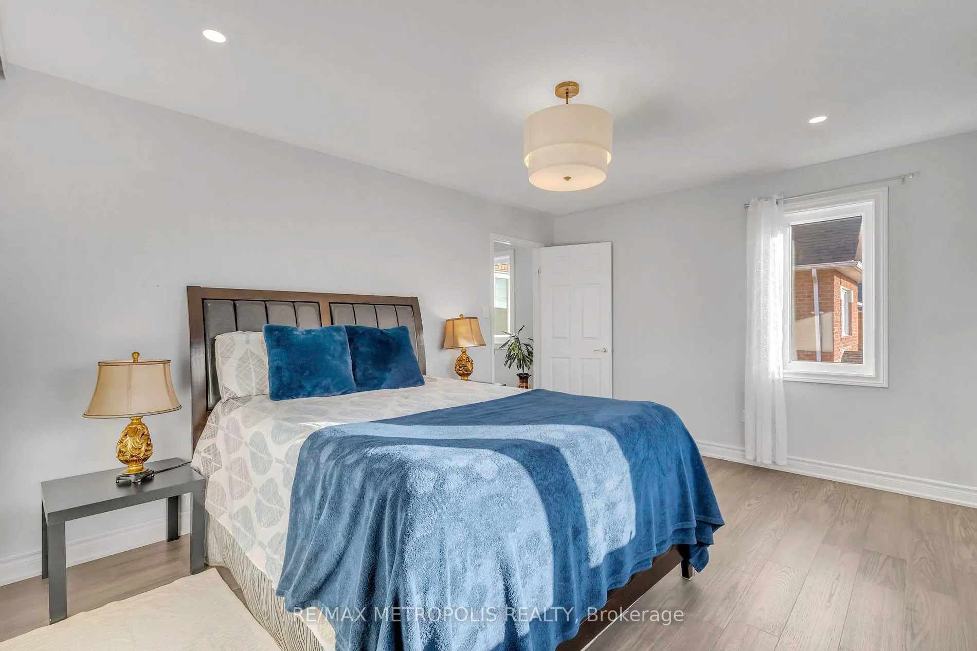 345 Old Harwood Ave