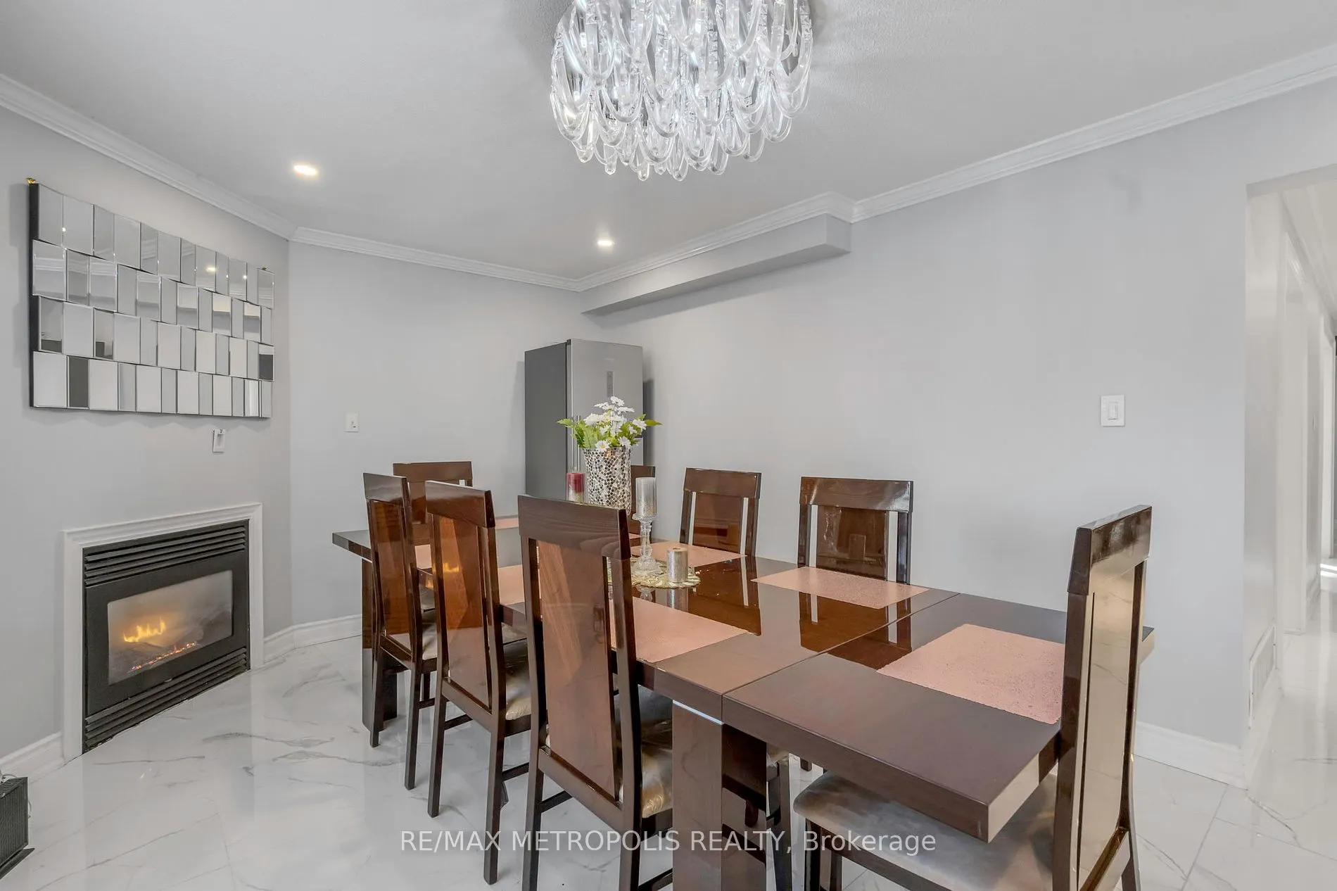 345 Old Harwood Ave