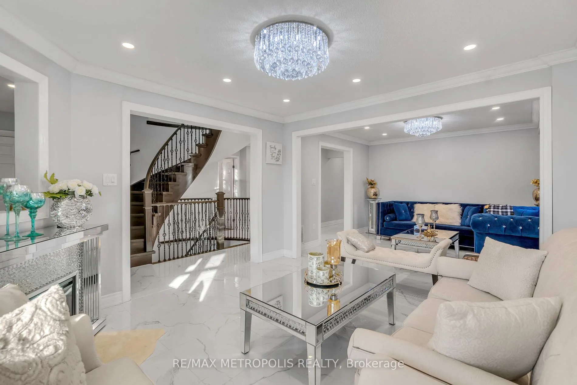 345 Old Harwood Ave