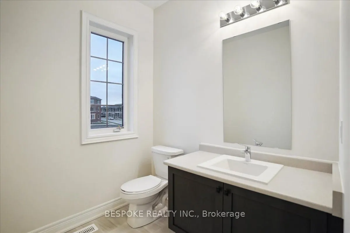2870 Shortreed Gdns