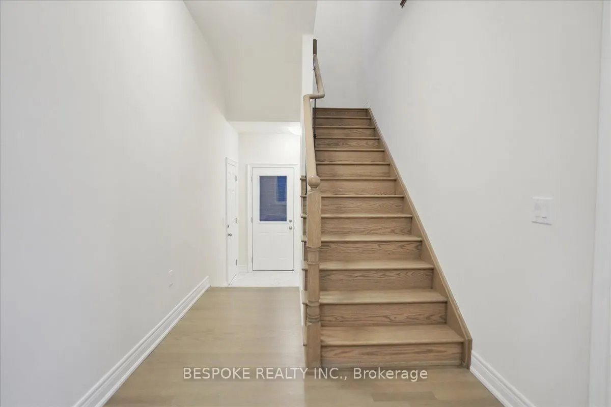 2870 Shortreed Gdns