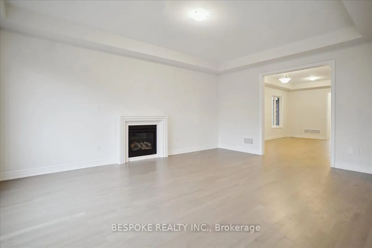 2870 Shortreed Gdns