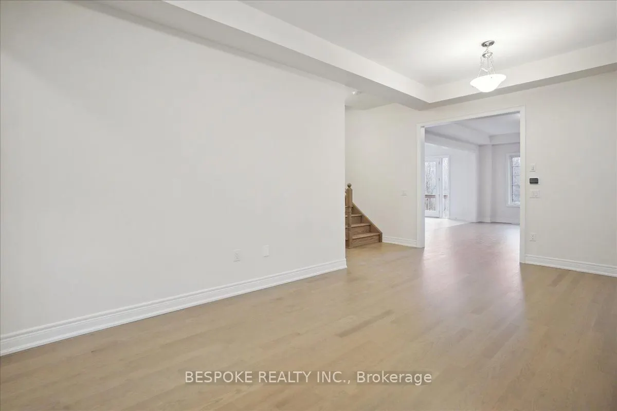 2870 Shortreed Gdns