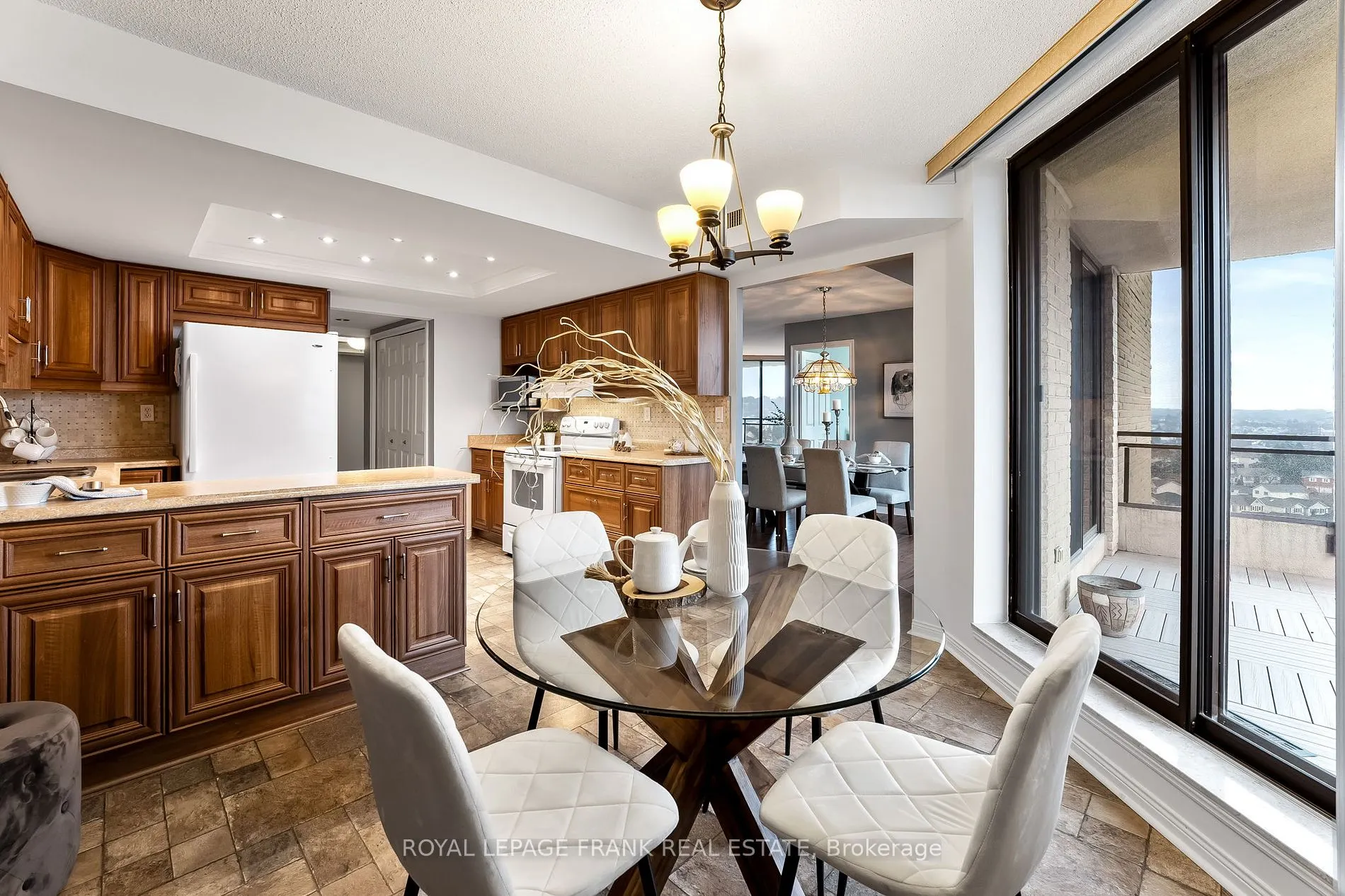 900 Wilson Rd N, #1204
