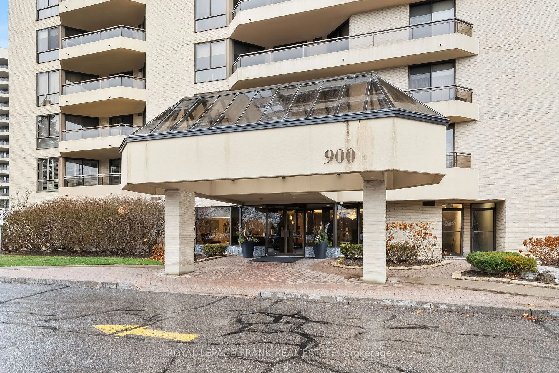 900 Wilson Rd N, #1204