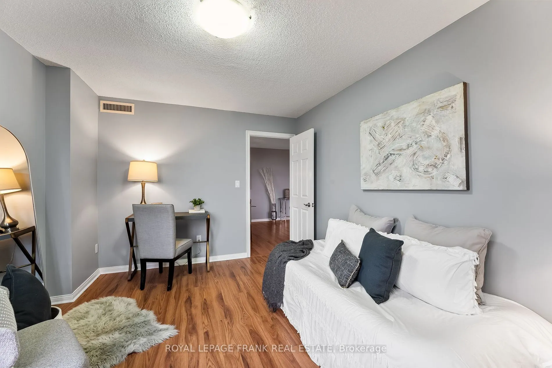 900 Wilson Rd N, #1204