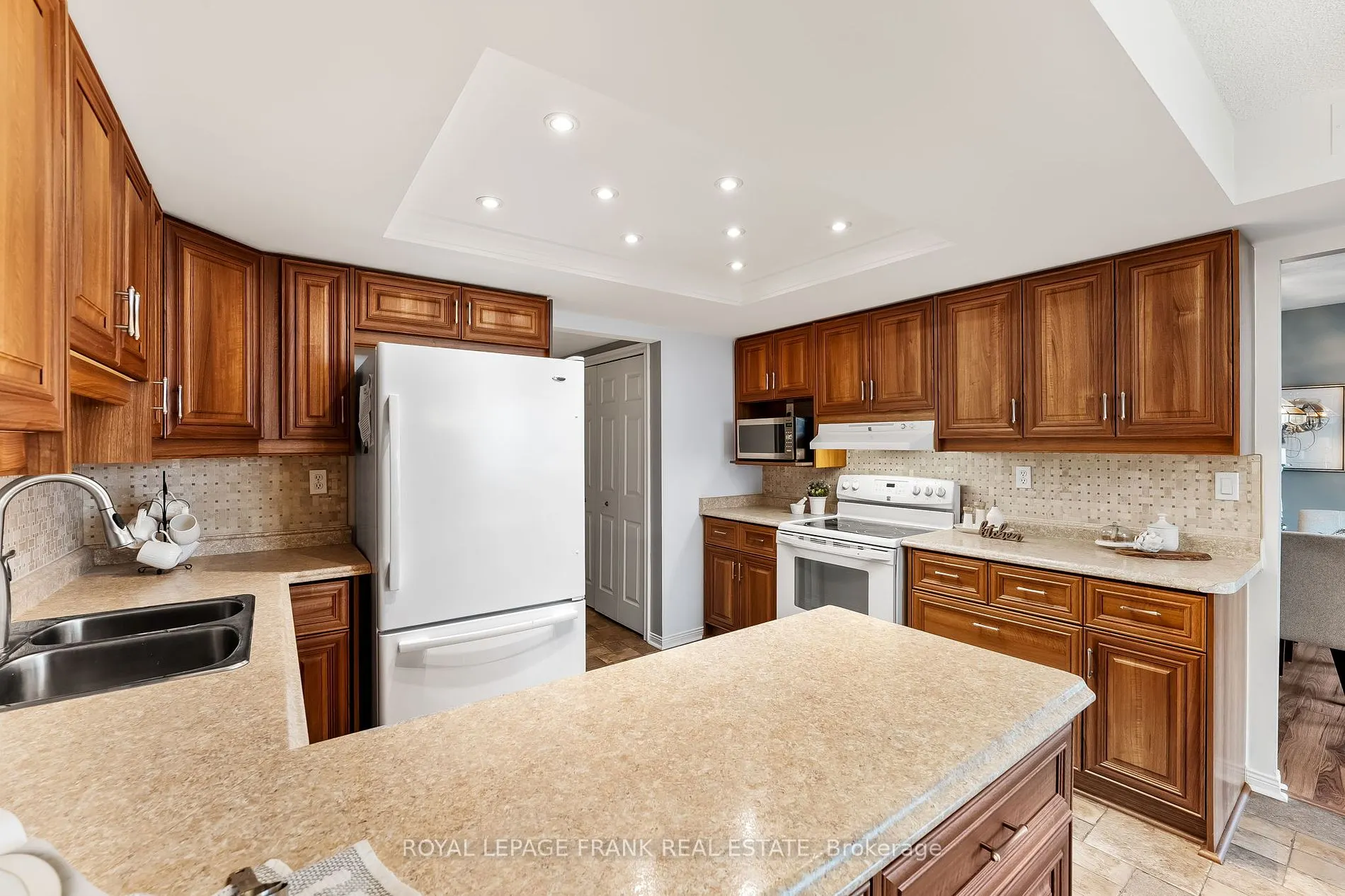 900 Wilson Rd N, #1204