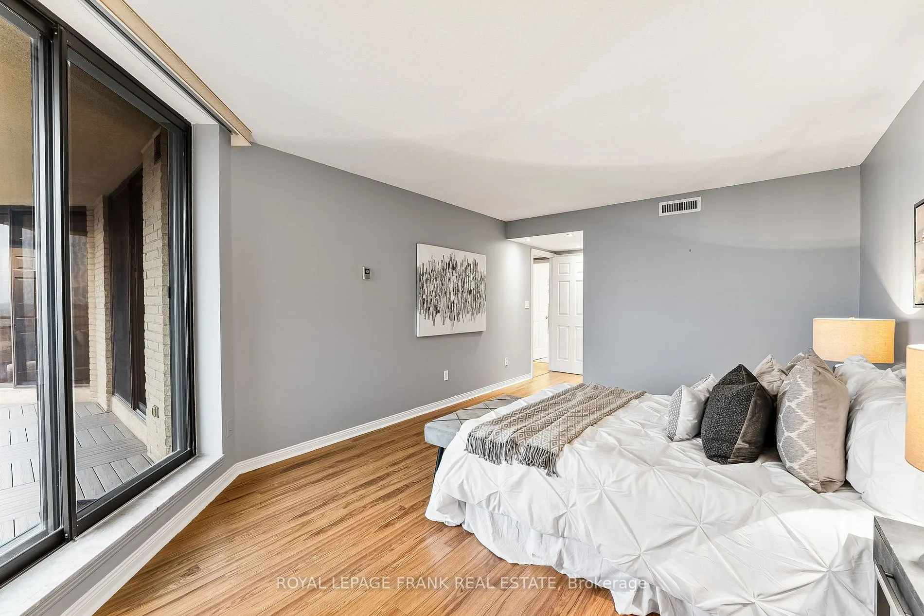 900 Wilson Rd N, #1204