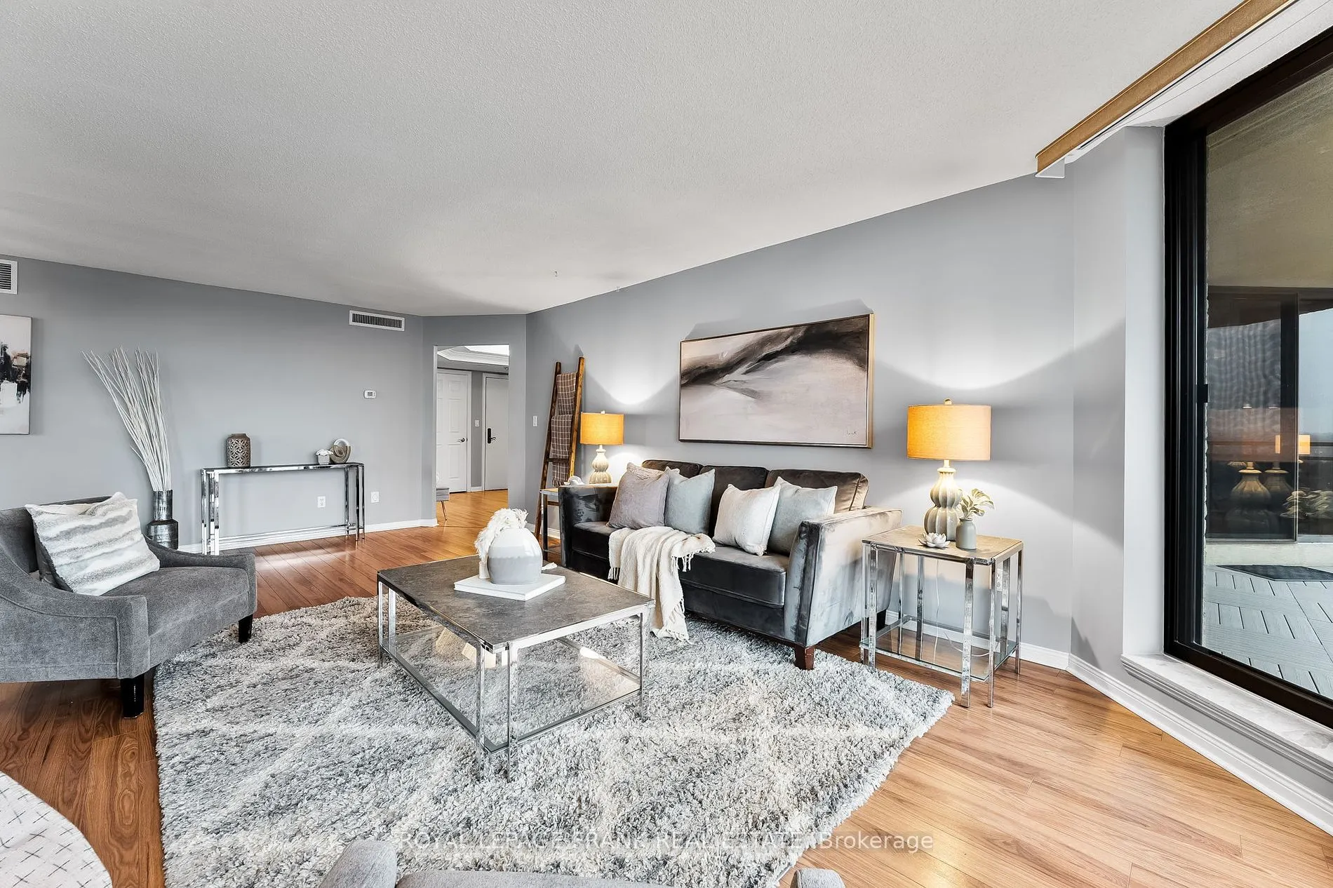 900 Wilson Rd N, #1204
