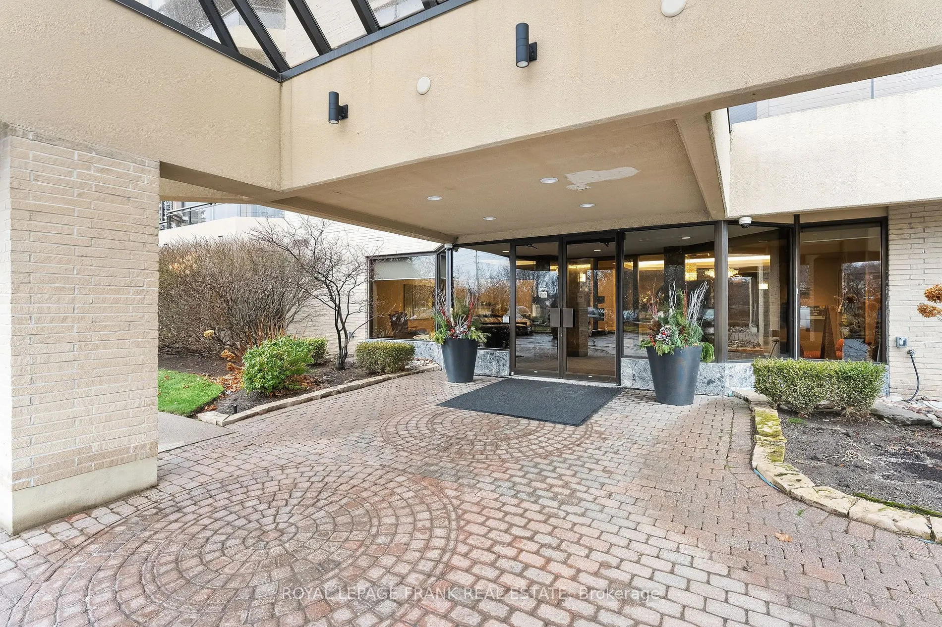 900 Wilson Rd N, #1204